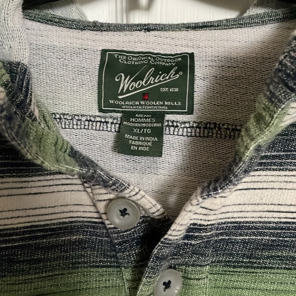 Mens XL (fits like a large) hooded pullover - Picture 2 of 3